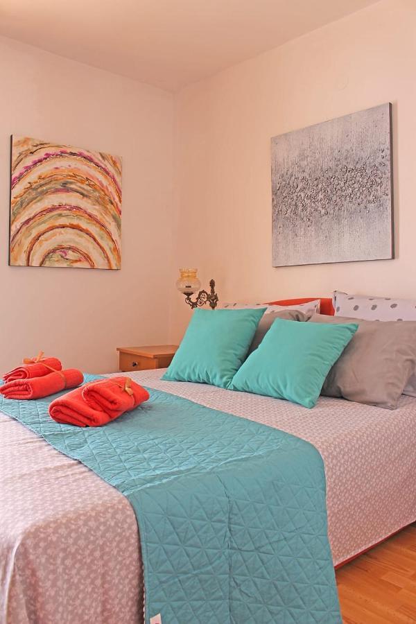 Apartments Gabriela Drvenik  Extérieur photo