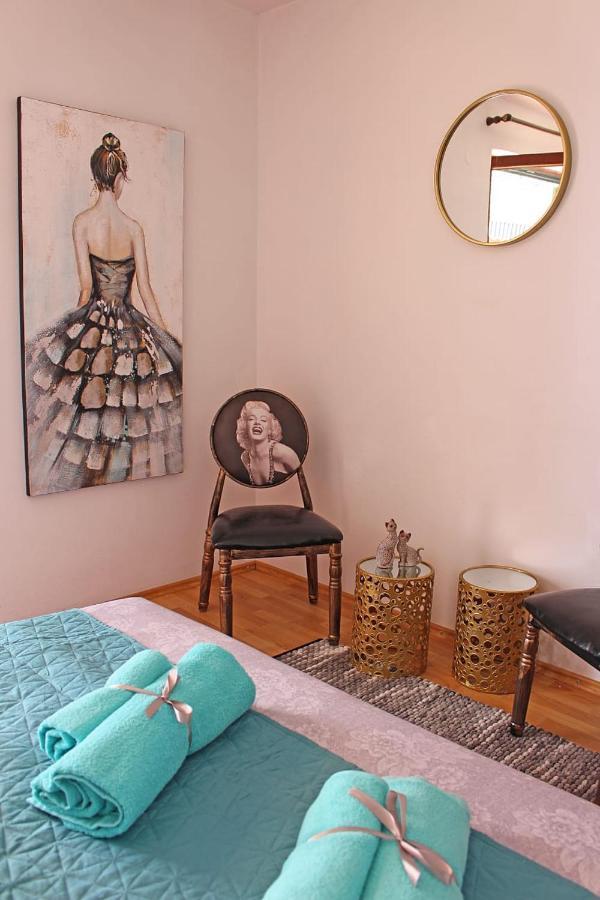 Apartments Gabriela Drvenik  Extérieur photo